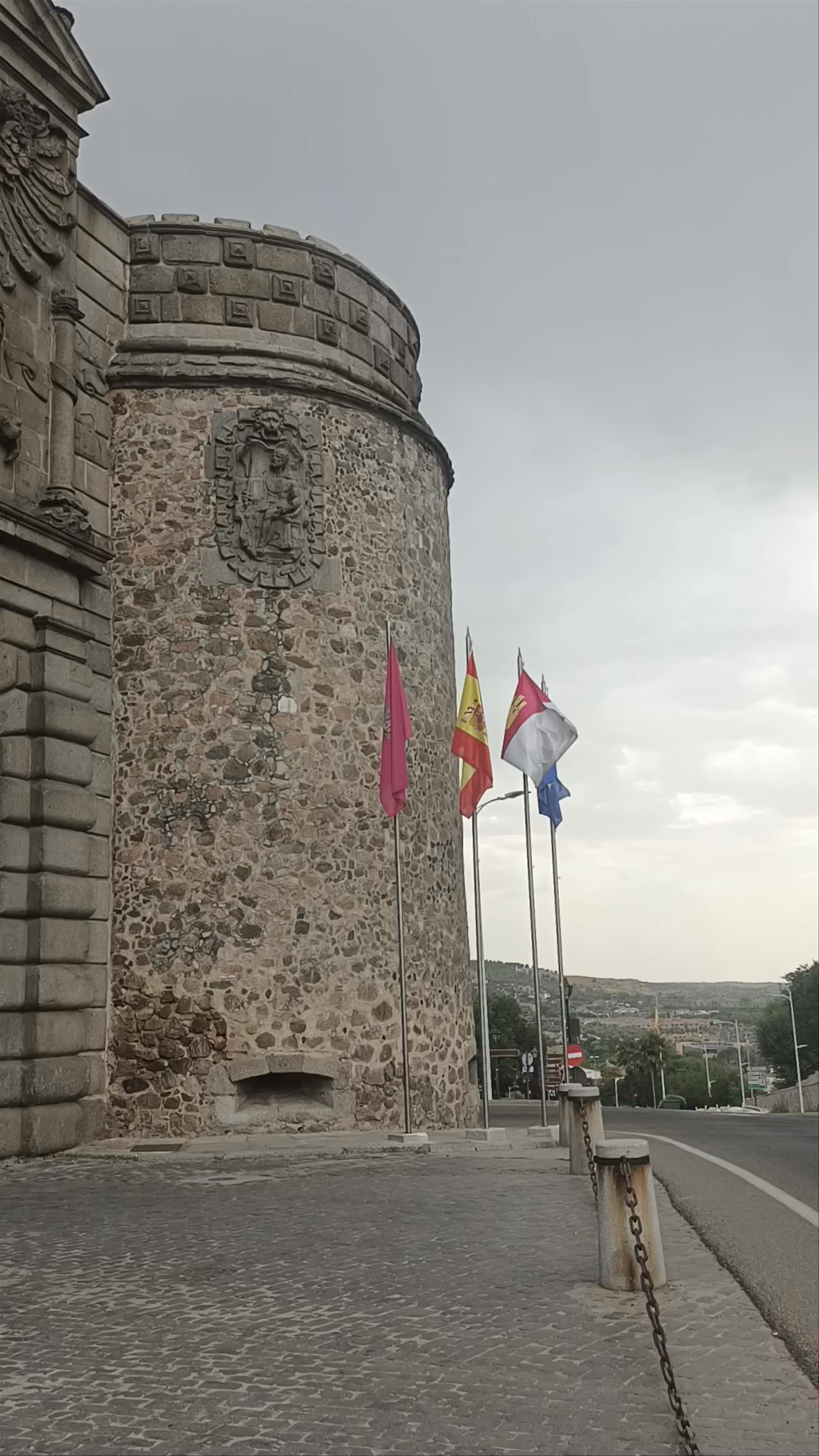 Puerta Nueva de Bisagra: Historic Gateway of Toledo