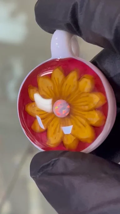 Preview pic of Chillery Bogart Flower Pendy #2
