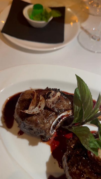 Mooo....Burlington - Bone in sirloin and Lamb. Mashed potatoes and sautéed spinach. - Steakhouses Near Me - Burlington, Massachusetts