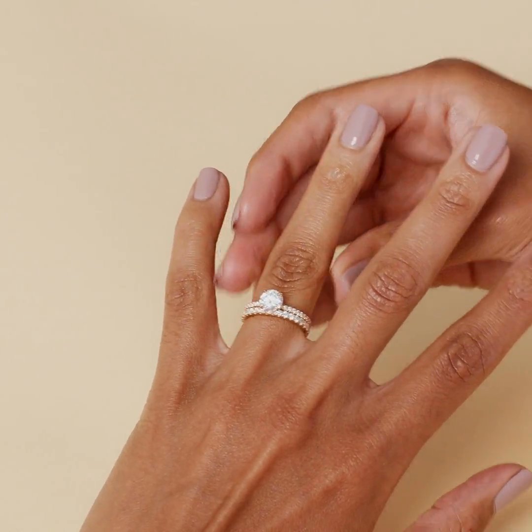 The Infinity Band | Round Brilliant | 18k | White Gold | bandVersion: large