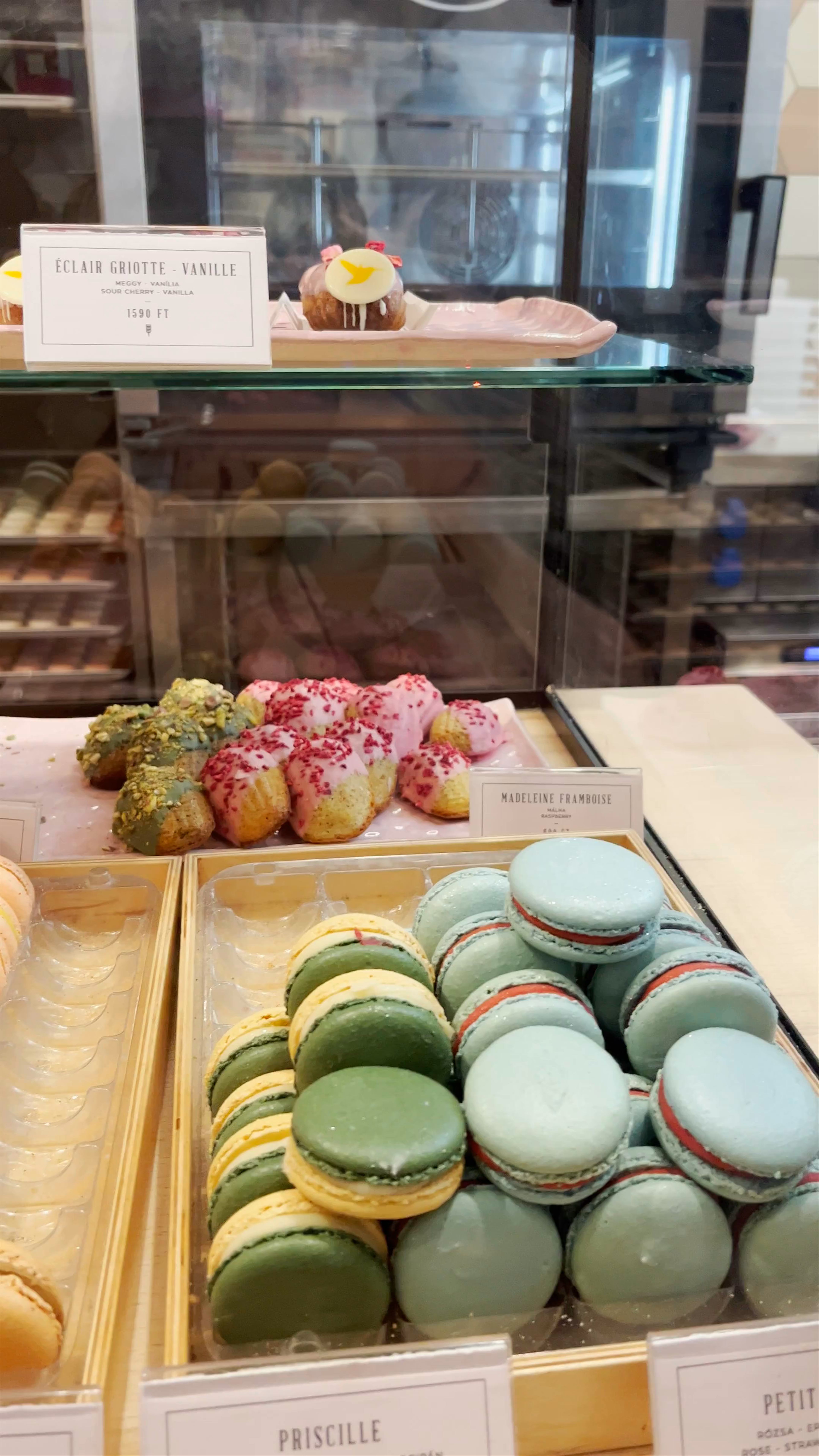 Chez Dodo Artisan Macarons & Café,