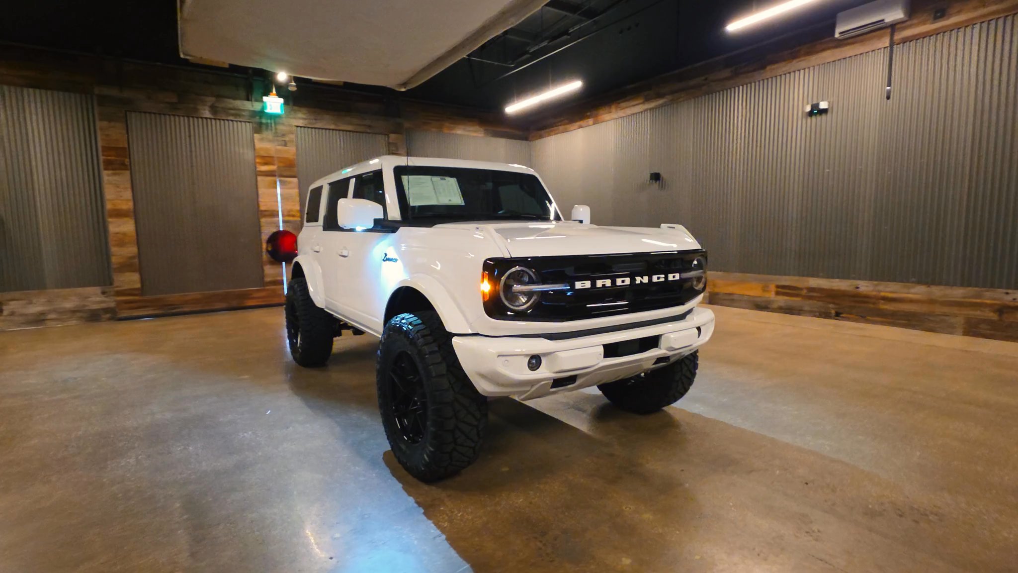 Lifted Trucks - #TX11396 - 2026 Ford Bronco Outer Banks