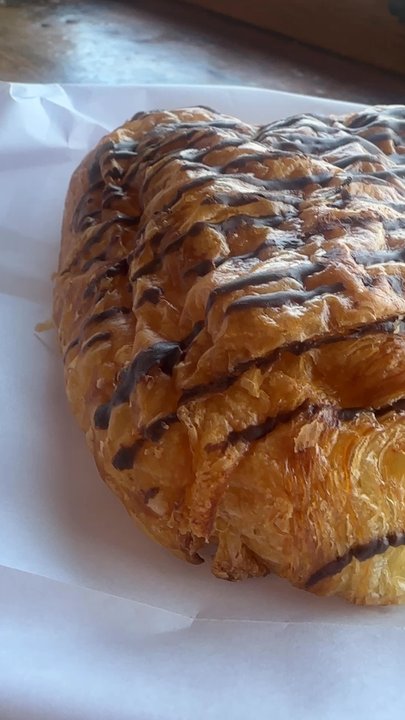 The Cow's End Cafe - Chocolate croissant - Coffee & Tea Near Me - Venice Beach, California
