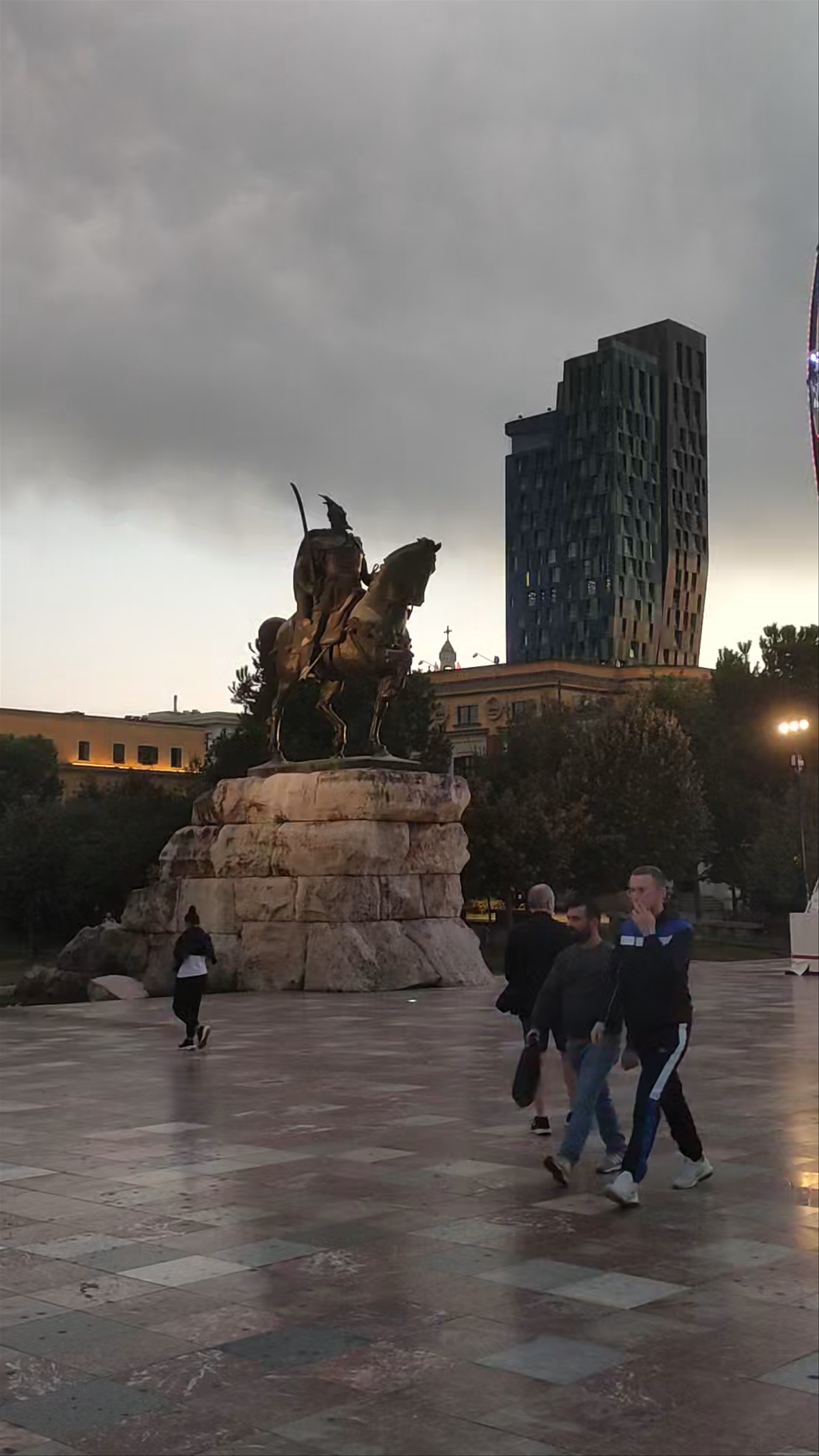 Plaza Skanderbeg