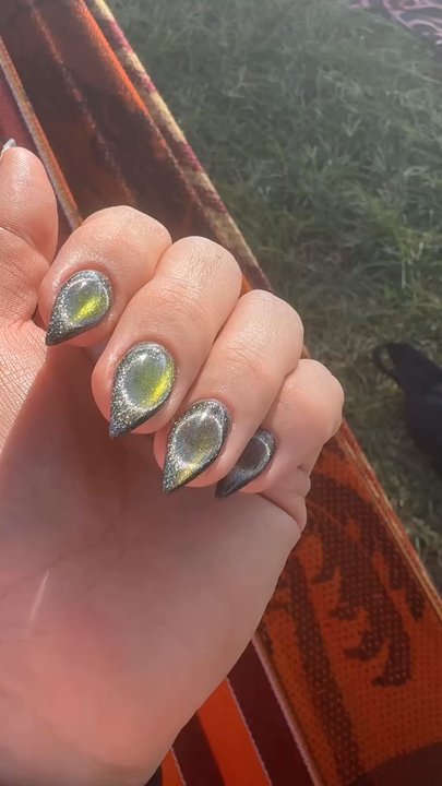 Gradient Nail - Nail Salons Near Me - Honolulu, Hawaii