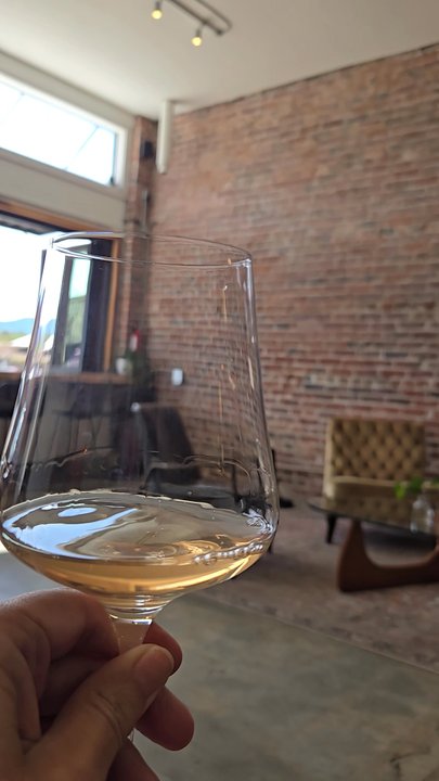 Upsidedown Wine - Wine Tasting Room Near Me - Cle Elum, Washington
