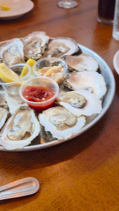 Sliders Oyster Bar - Seafood Near Me - Neptune Beach, Florida