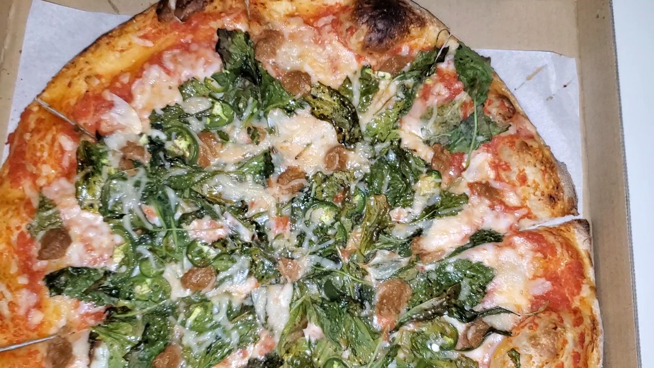 Half Send Pizza - Ultralight Greens (V) & Cheesy Garlic Bread - Pizza Near Me - Los Angeles, California