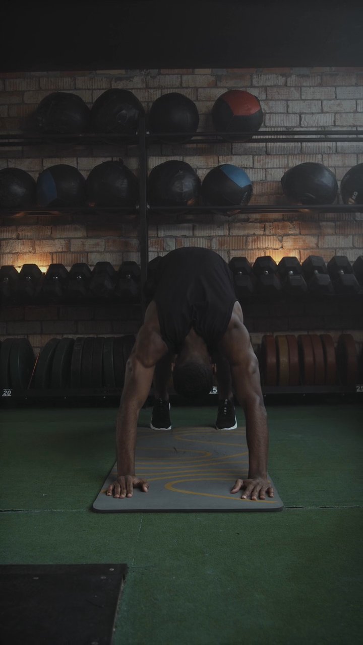 future you says thanks
🎥 Tima Miroshnichenko · Pexels
#fitness #gym #workout #motivation #fitfam