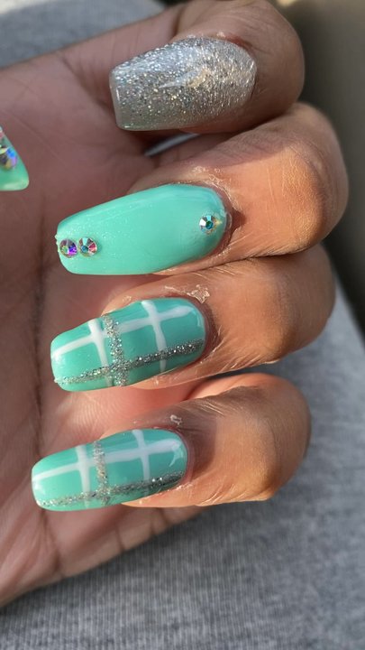 US Nails - Tho the color is nice and design I dislike the bulkyness of nails my cuticles are starting to peel - Nail Salons Near Me - Munster, Indiana