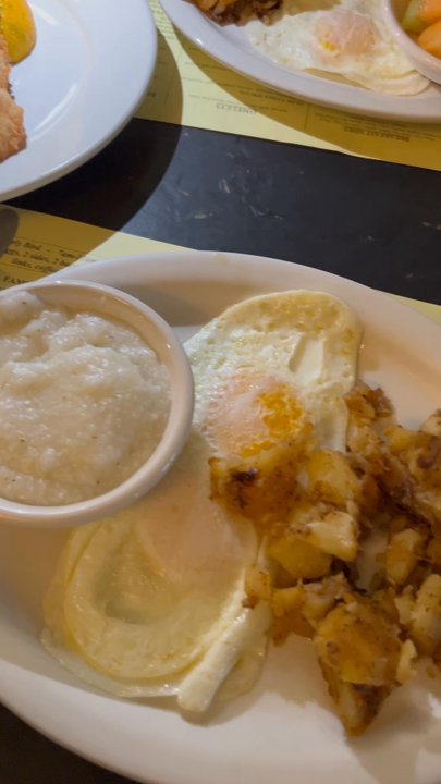Olde Tymes Restaurant - Yumm - Breakfast & Brunch Near Me - Norwich, Connecticut