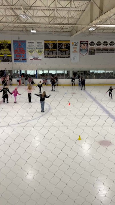 Iceoplex - The group classes on Tuesday and Saturdays - with seating areas to watch your kids practice - Skating Rinks Near Me - Simi Valley, California