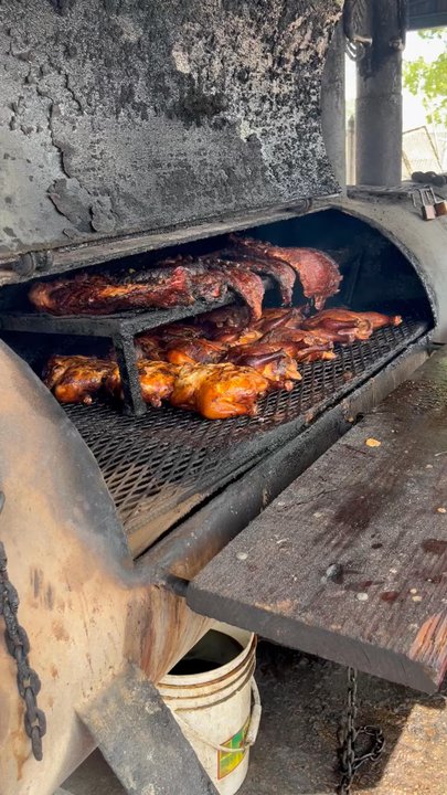 Harmon's Barbecue - Barbeque Near Me - Cibolo, Texas