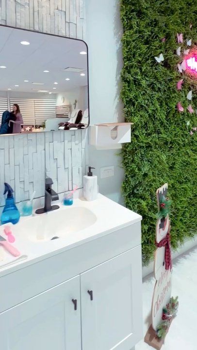 Evans Nails & Spa - Nail Salons Near Me - Evanston, Illinois