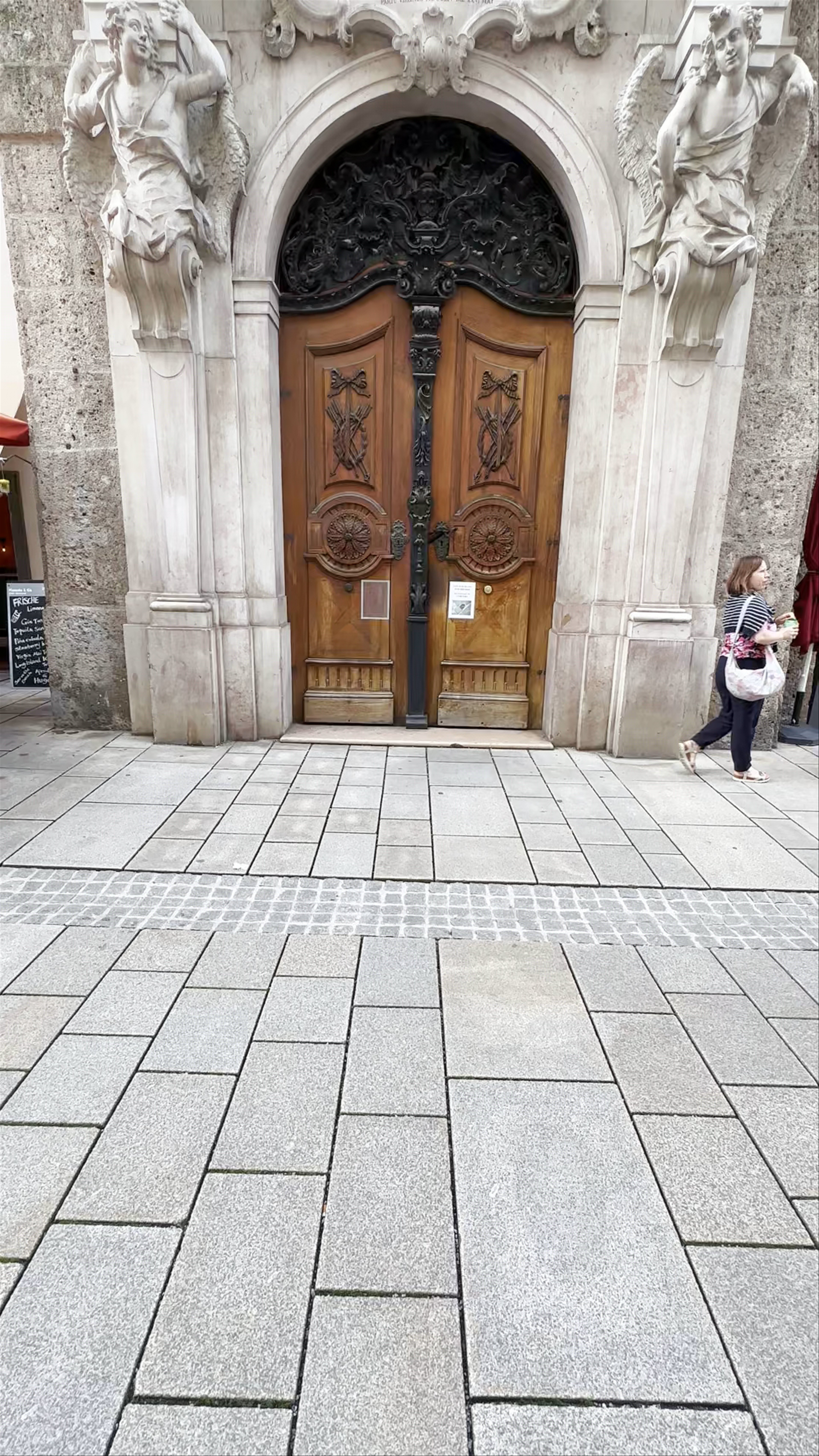 Rektoratskirche St. Sebastian: Baroque Splendor in Salzburg