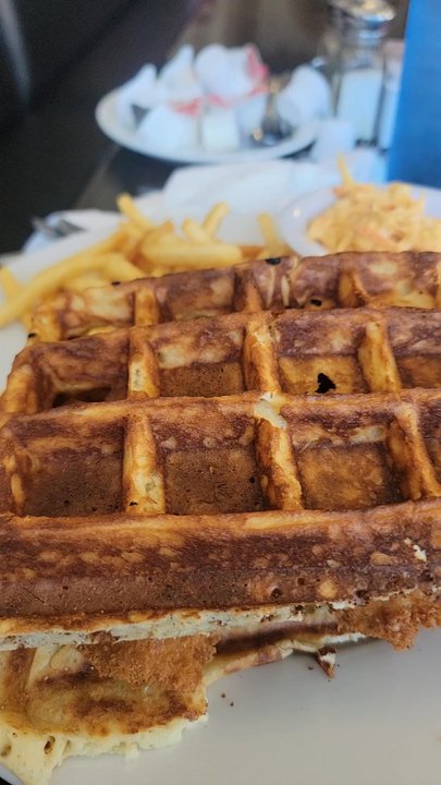 Emle's Restaurant - American Near Me - Northridge, California