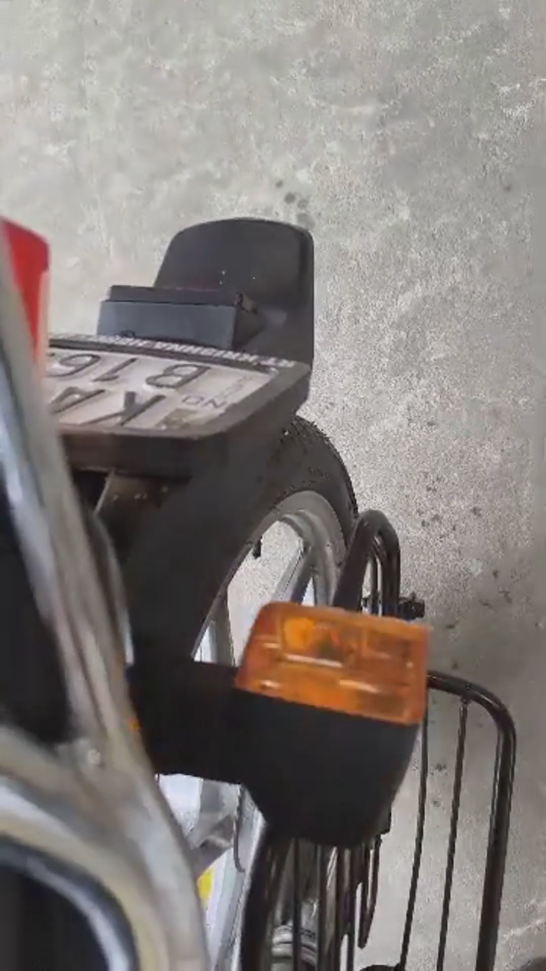 Walk-around video thumbnail