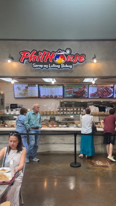 PhilHouse - Lady getting help at the register let someone go in front of me for no reason then proceeded to give me a terrible ass attitude. - Filipino Near Me - Temecula, California