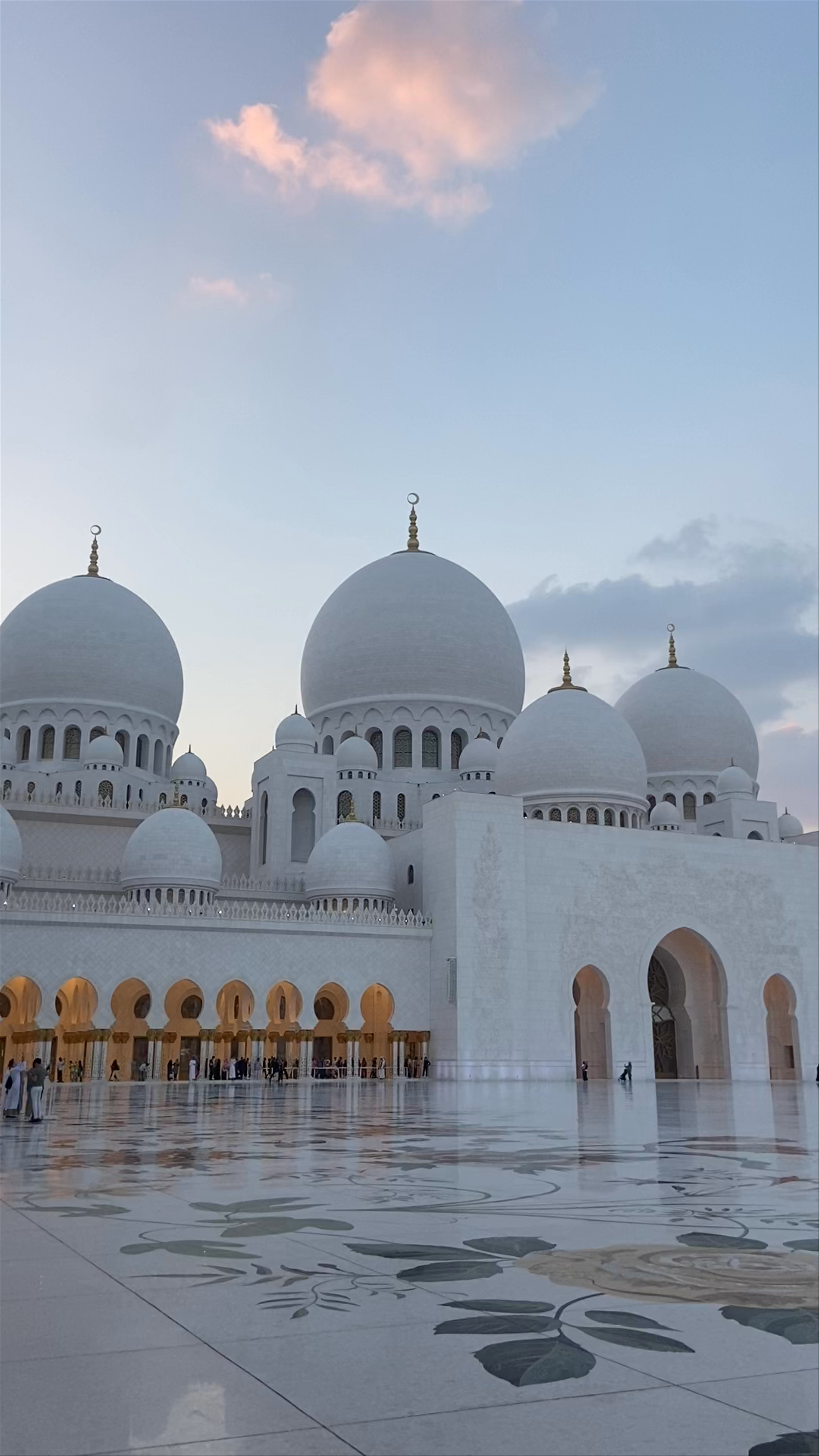 Mosque Of Sheikh Zayed Bin Sultan the First - 9 - Street - Abu Dhabi - United Arab Emirates