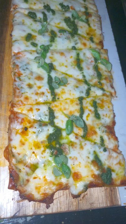 Sir Henry’s - Margherita Pizza - Cocktail Bars Near Me - New York, New York