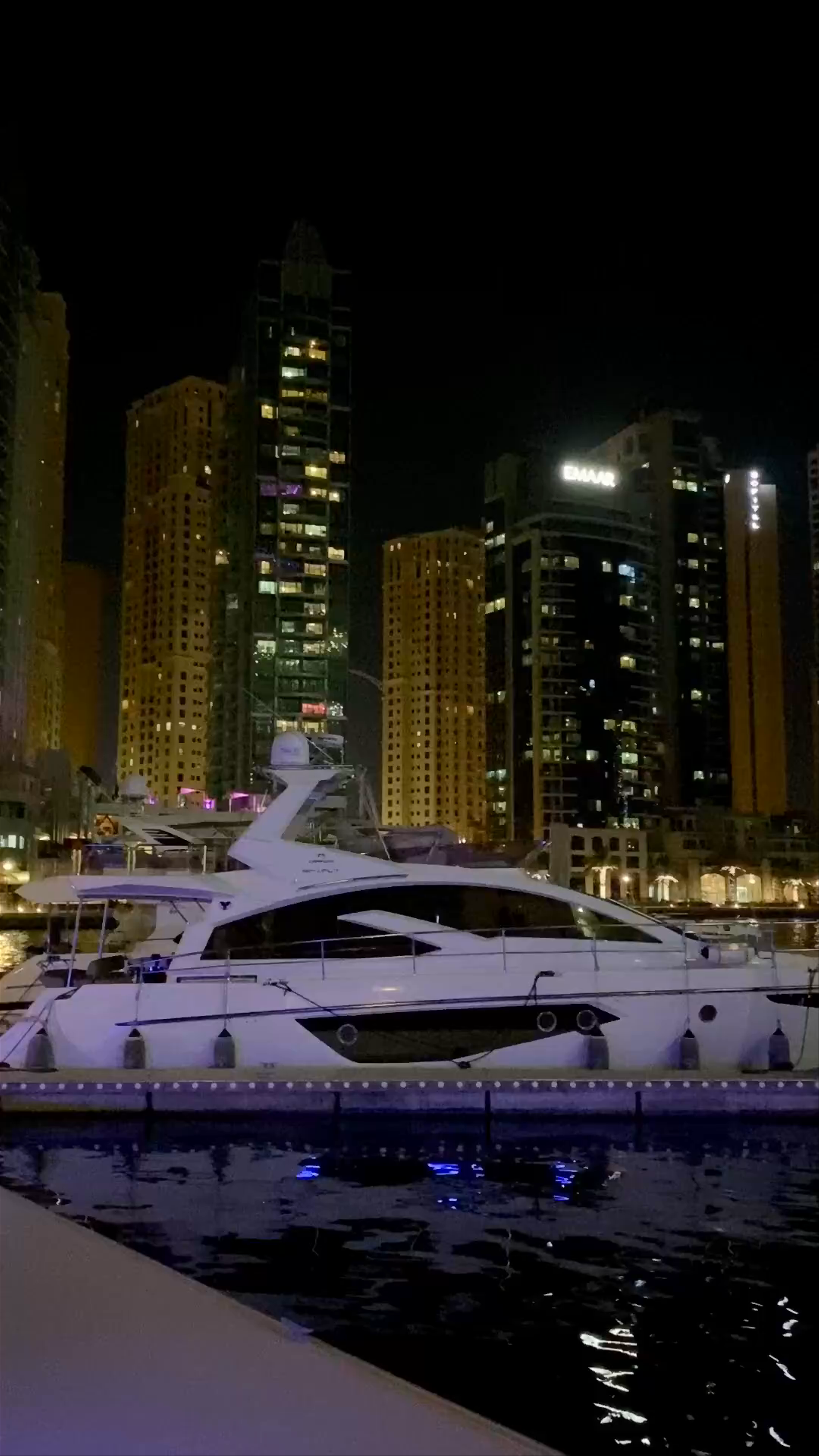 Marina Walk - Dubai - United Arab Emirates