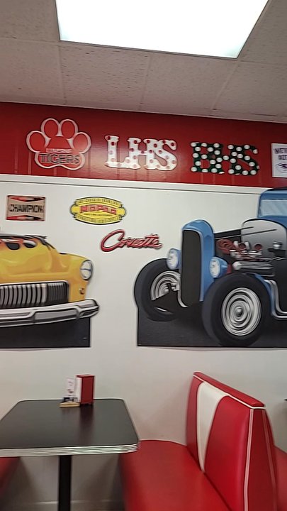 Dips And Dogs - Ice Cream & Frozen Yogurt Near Me - Luverne, Alabama