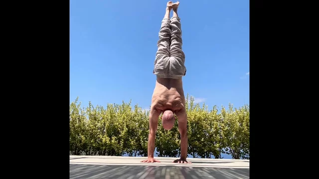 Jump Straddle Up
