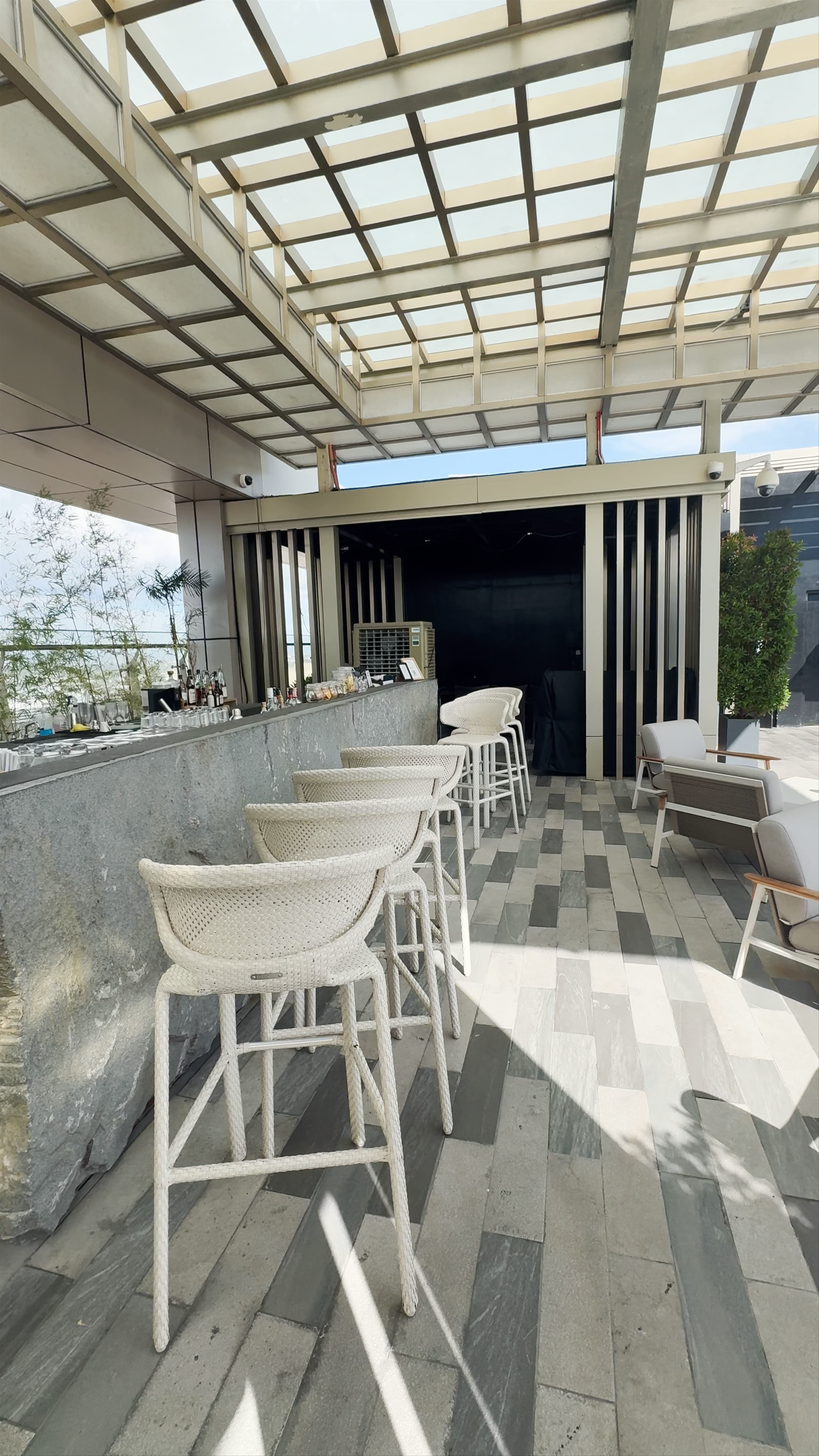 Sora Rooftop Bar at Hotel Okura Manila