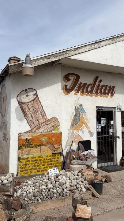 Rainbow Rock Shop - Gift Shops Near Me - Holbrook, Arizona