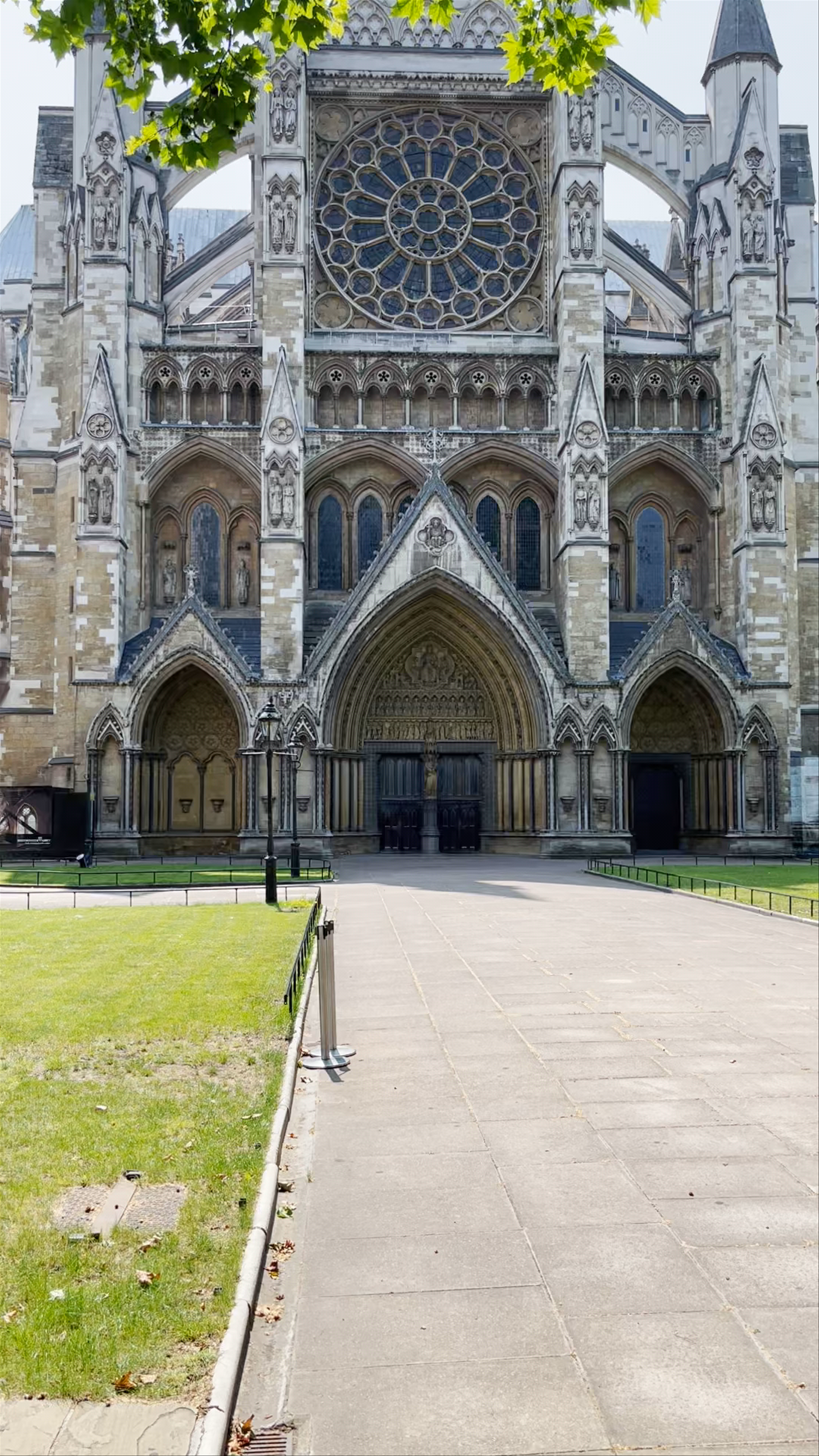 Westminster Abbey: Gothic Grandeur in the Heart of London