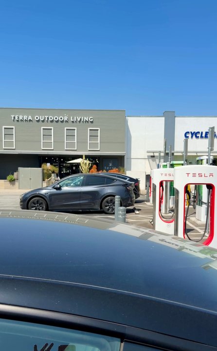 Tesla Supercharger - EV Charging Stations Near Me - Pasadena, California