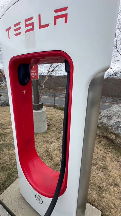 Tesla Supercharger - EV Charging Stations Near Me - Hudson, Massachusetts