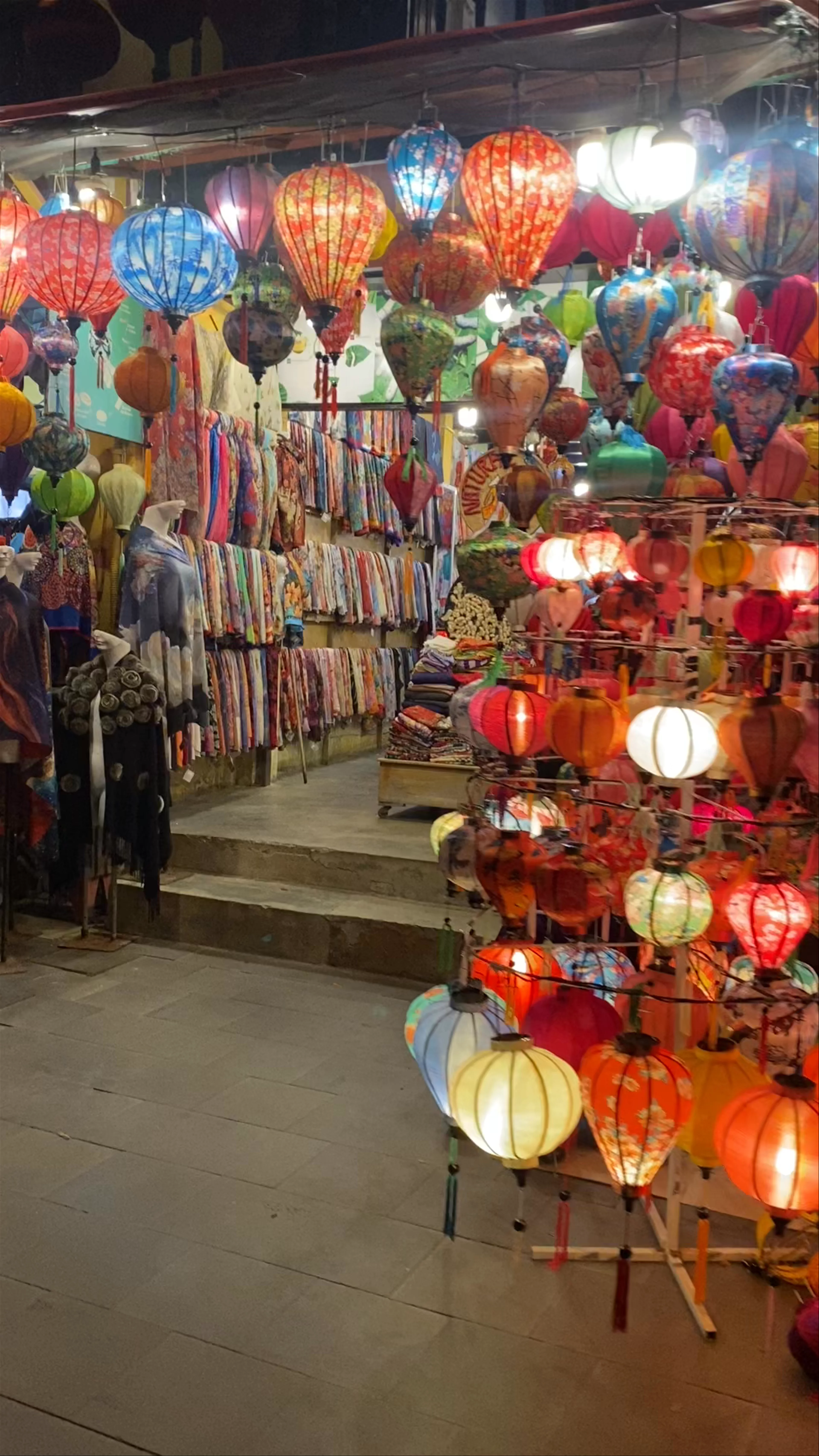 Hội An Night Market