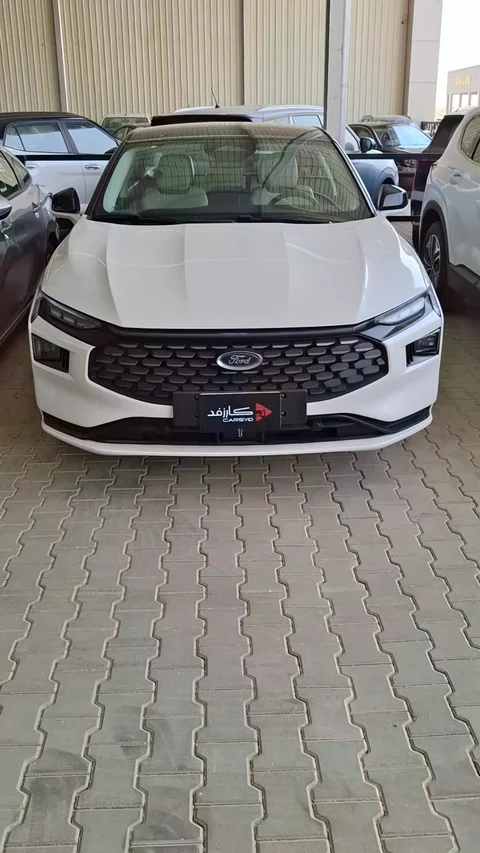 فورد تورس Titanium 2023