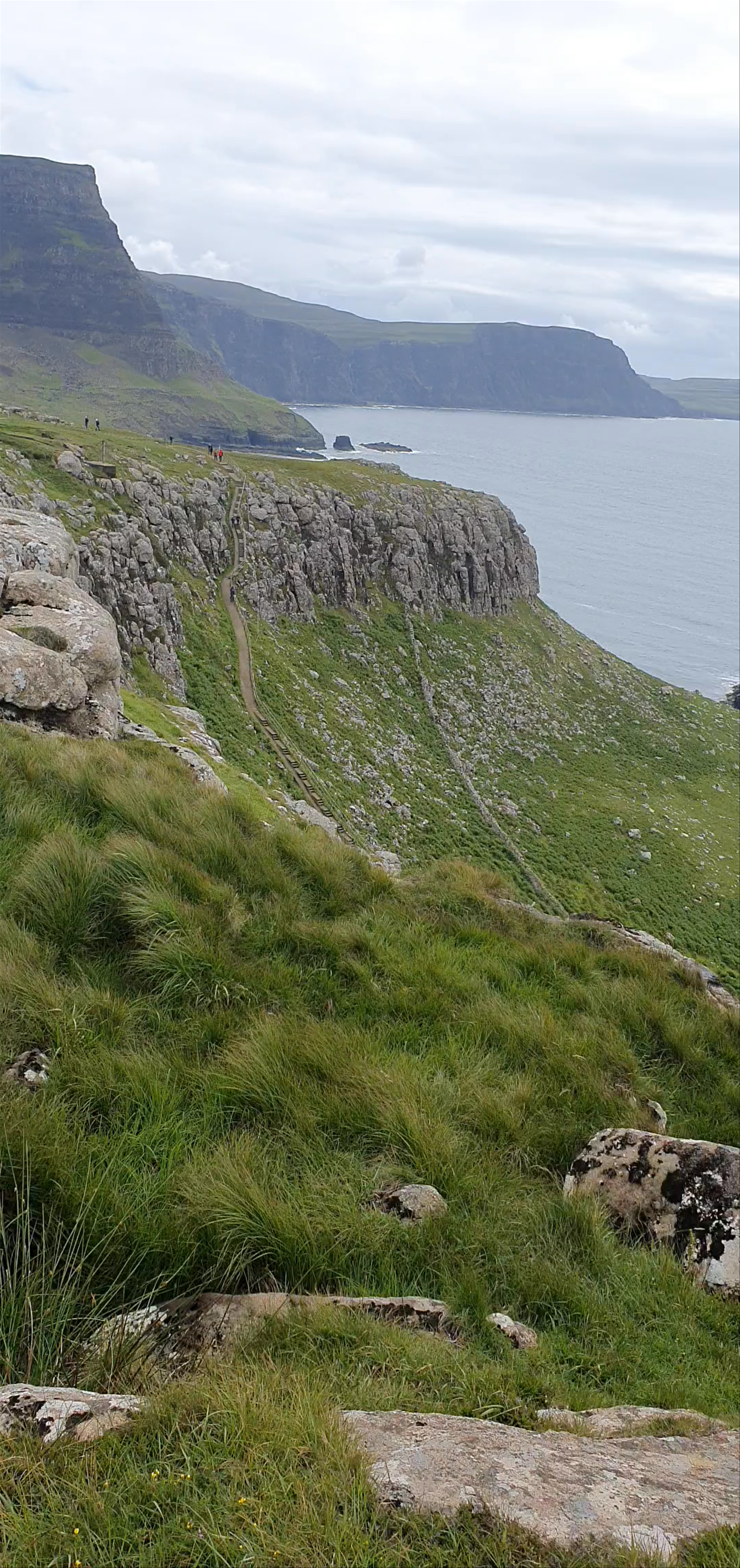 Neist Point Lighthouse: Dramatic Cliffside Views on Isle of Skye
