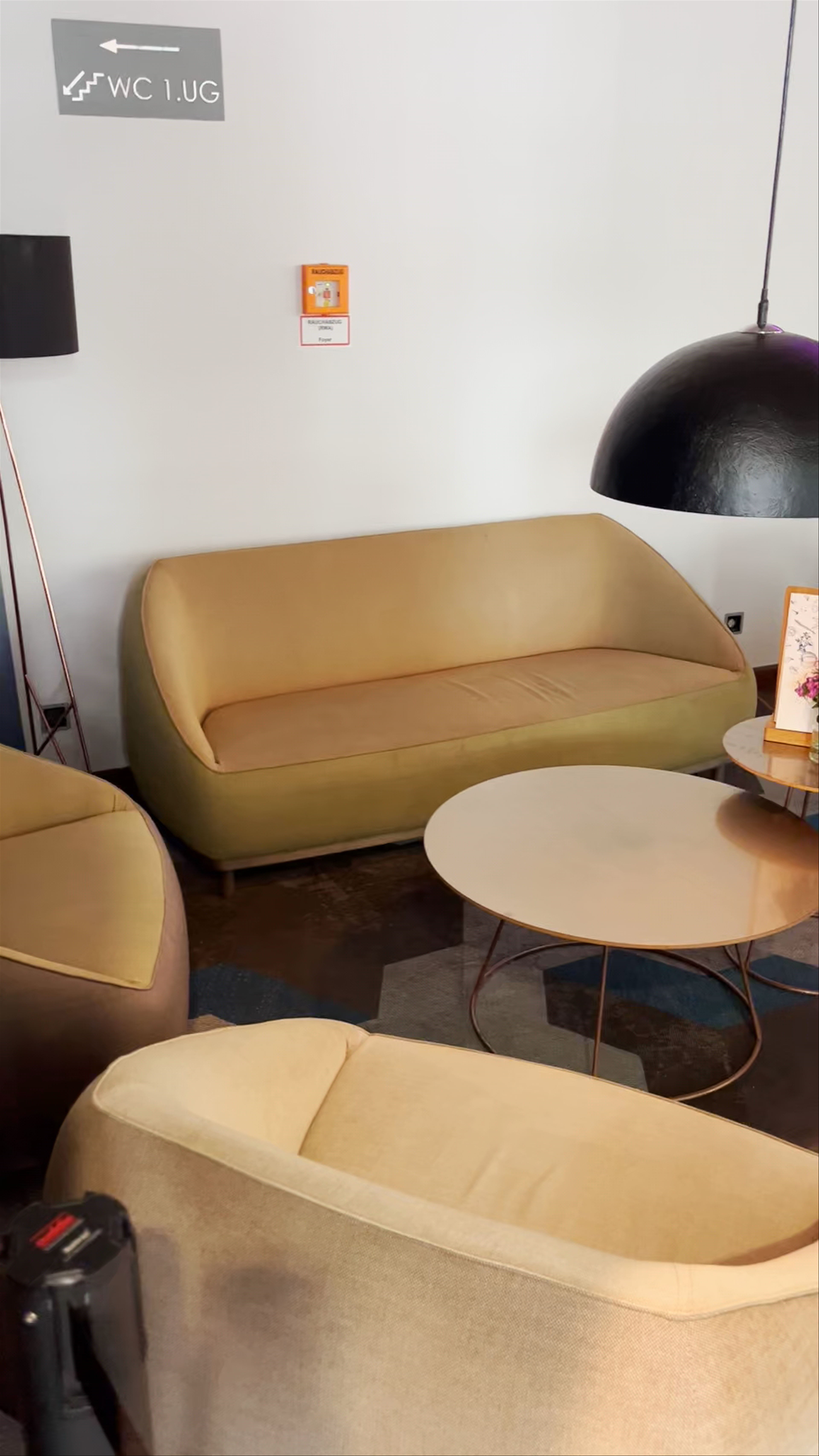Modern Hotel Lounge Experience at Hotel NH Düsseldorf City Nord