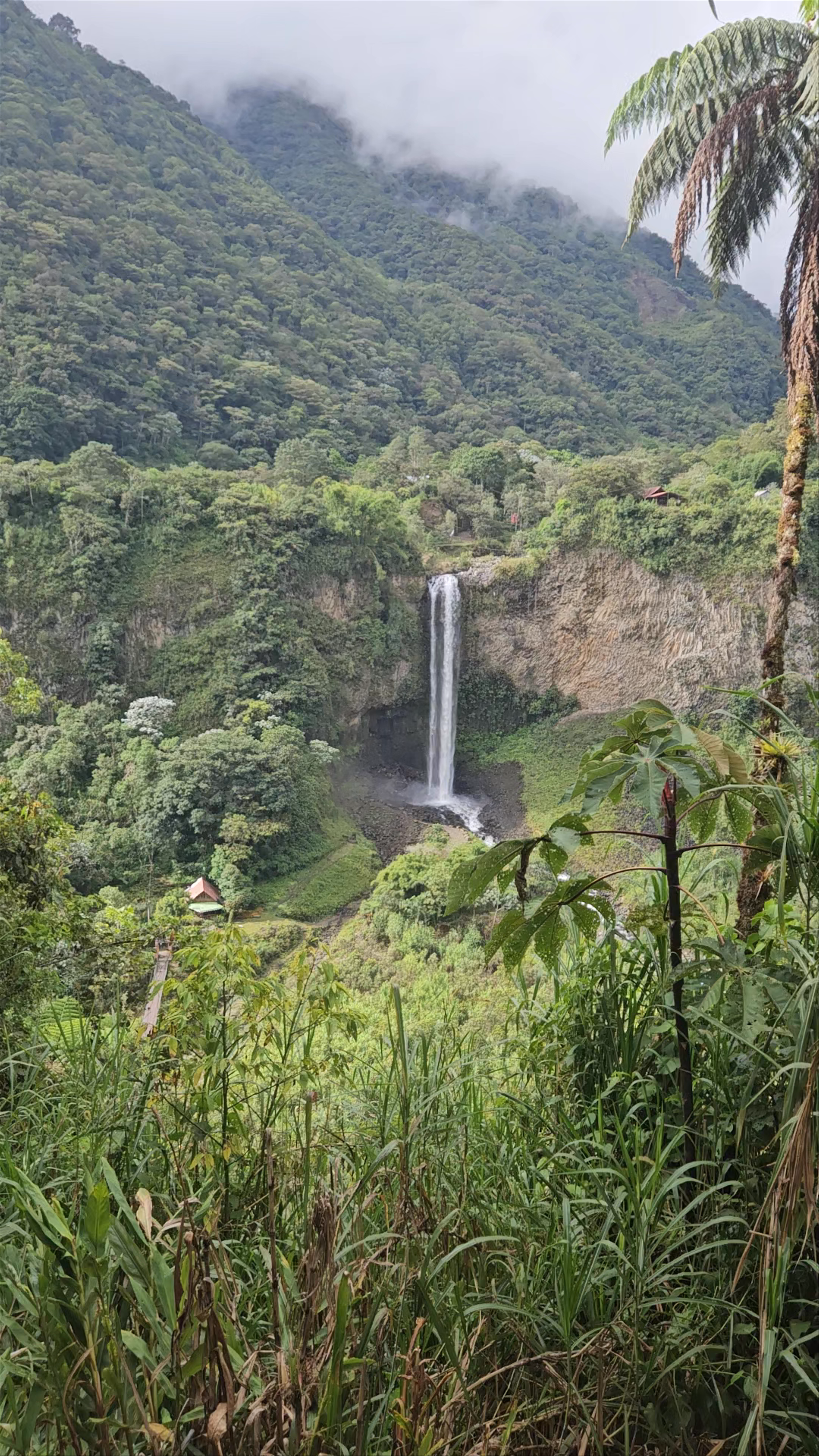 Cascada Manto de la Novia