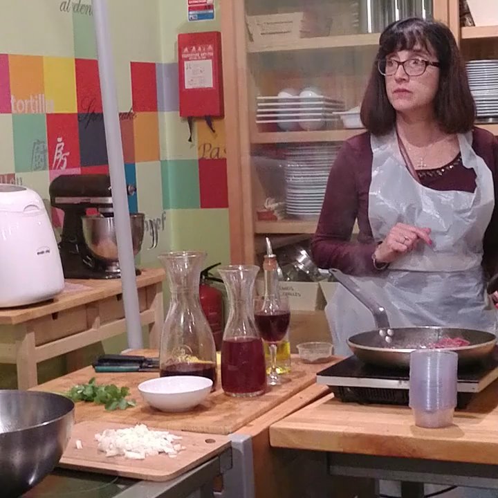 In Cuisine - Cooking the meat - Bookstores Near Me - Lyon, 69