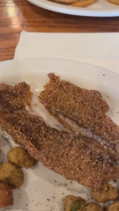 Cracker Barrel Old Country Store - Food was horrible didn't even eat it no fish in the fish I got just bread found hair in what food was there service was horrible as well - American Near Me - Corinth, Mississippi