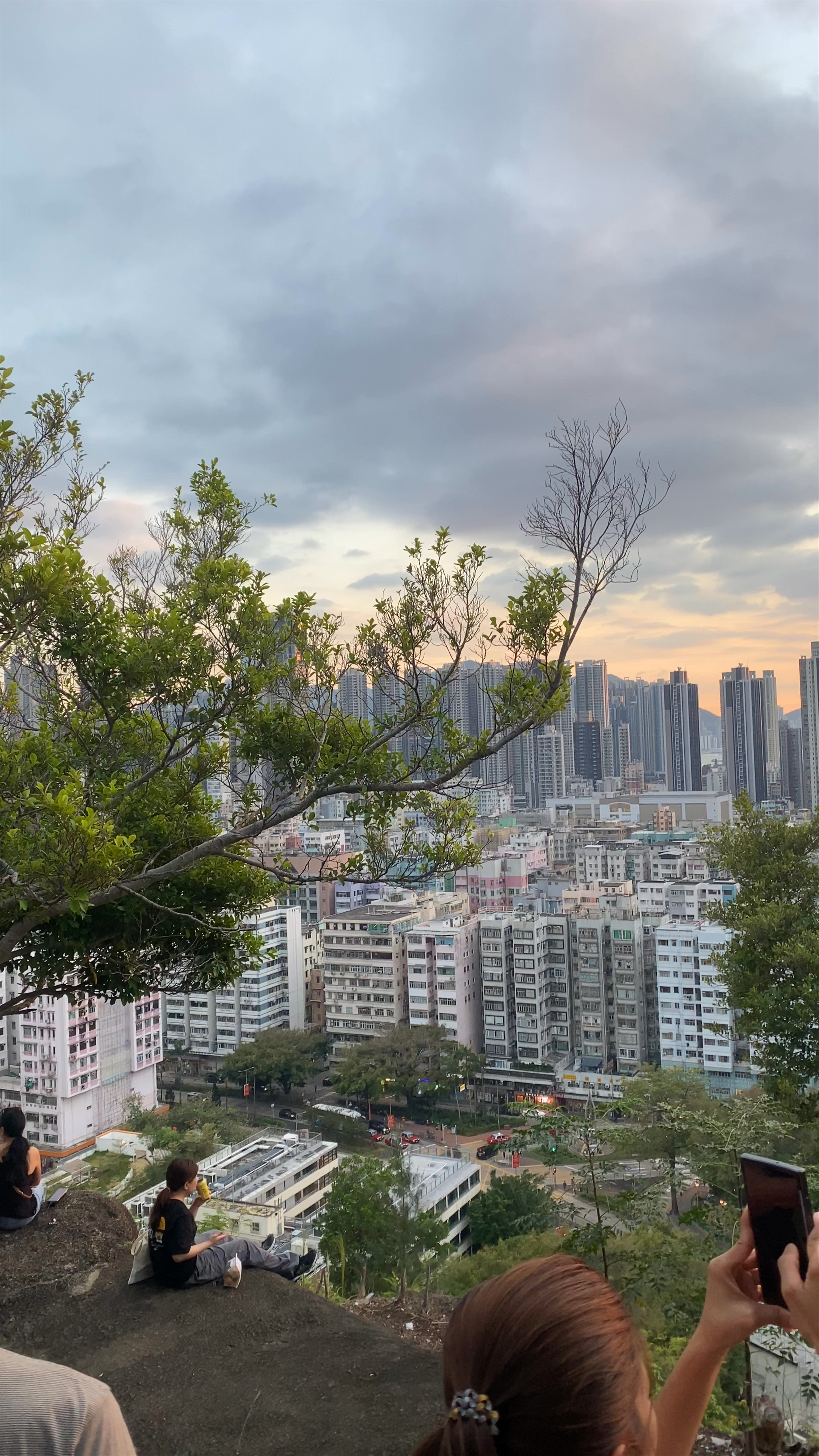 Garden Hill Sunset Views: Urban Escape in Shek Kip Mei, Hong Kong
