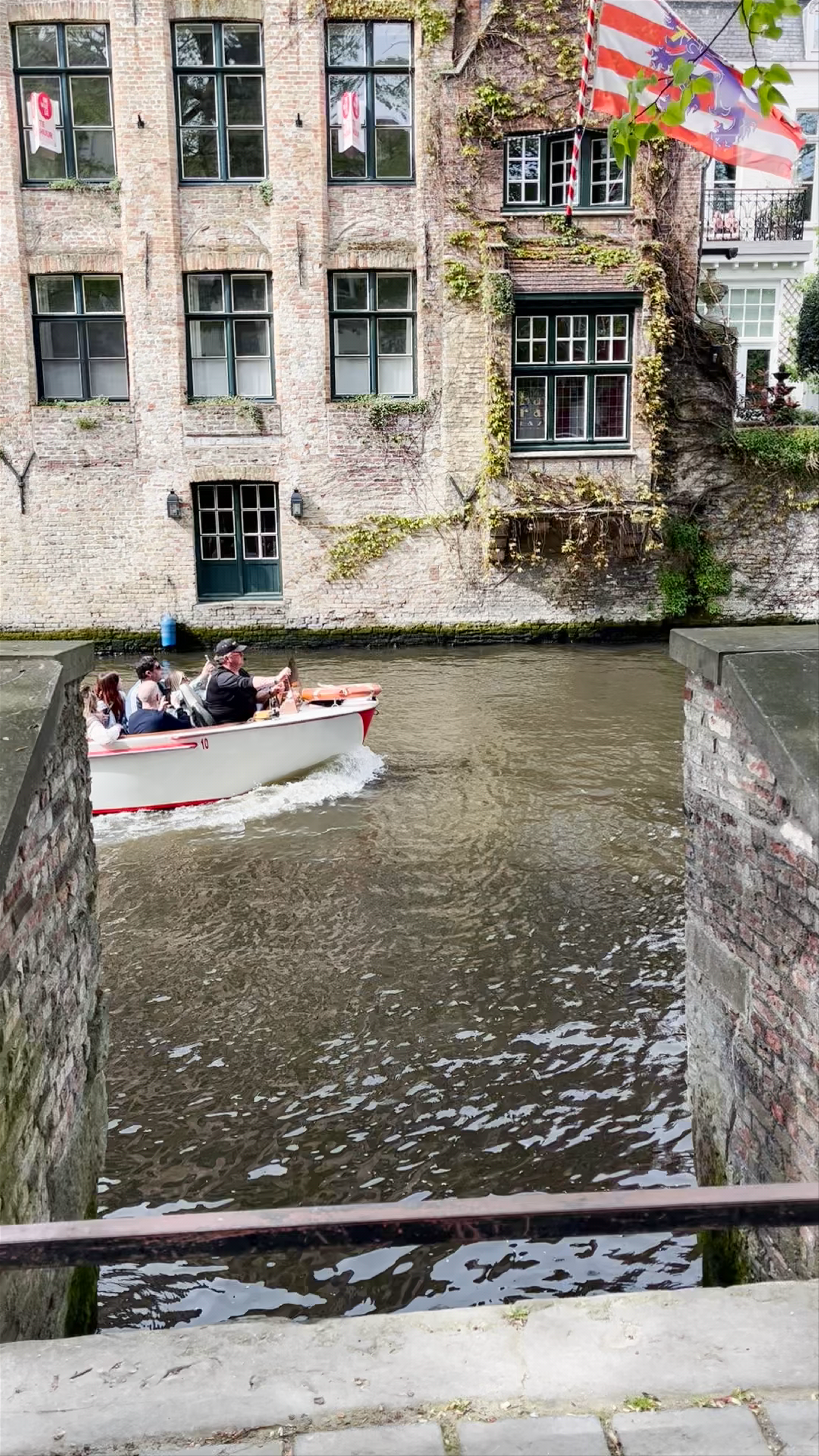 Boattour Bruges: Captivating Canal Cruise in Historic Brugge