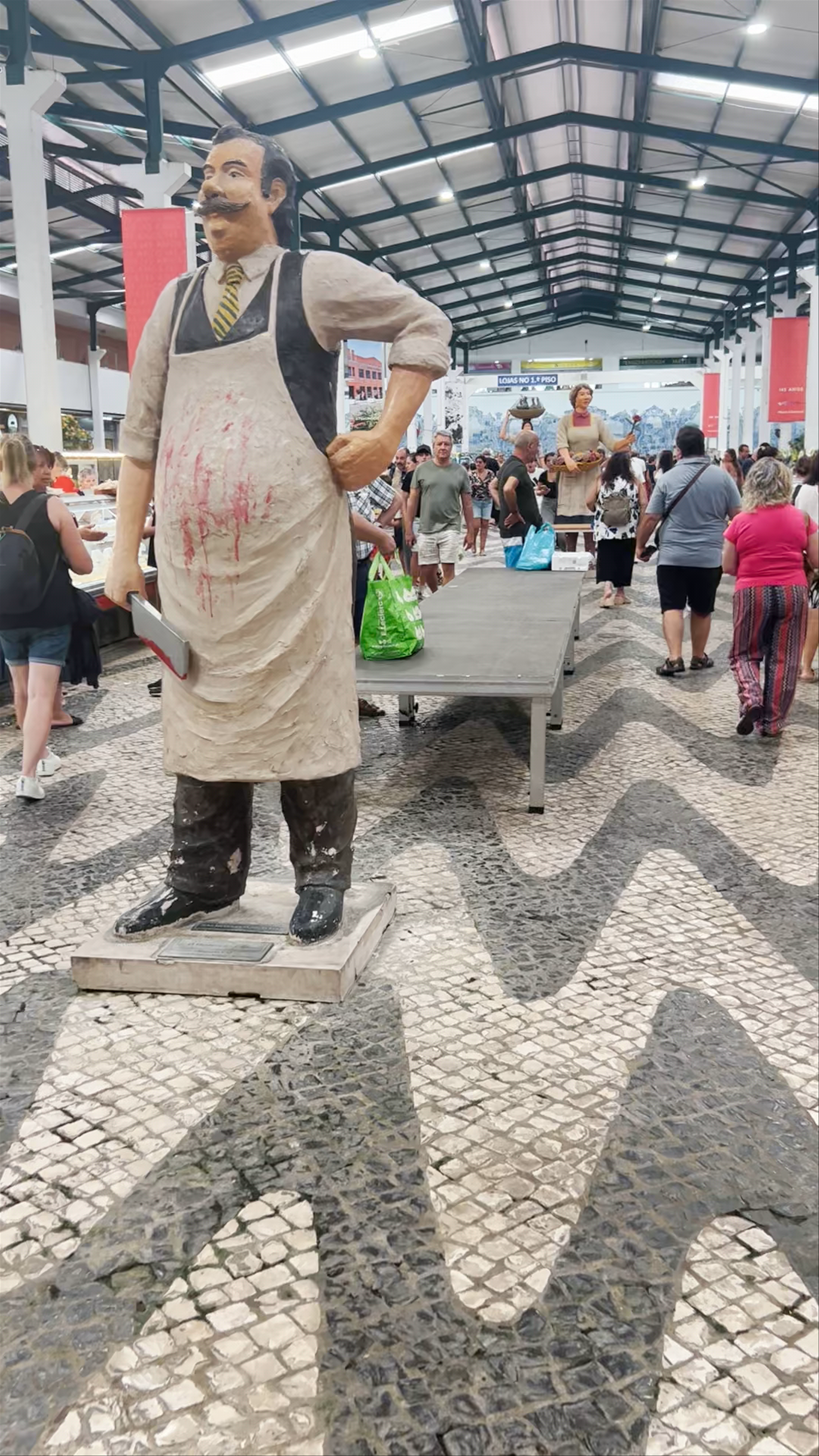 Mercado do Livramento: Vibrant Market Life in Setúbal, Portugal