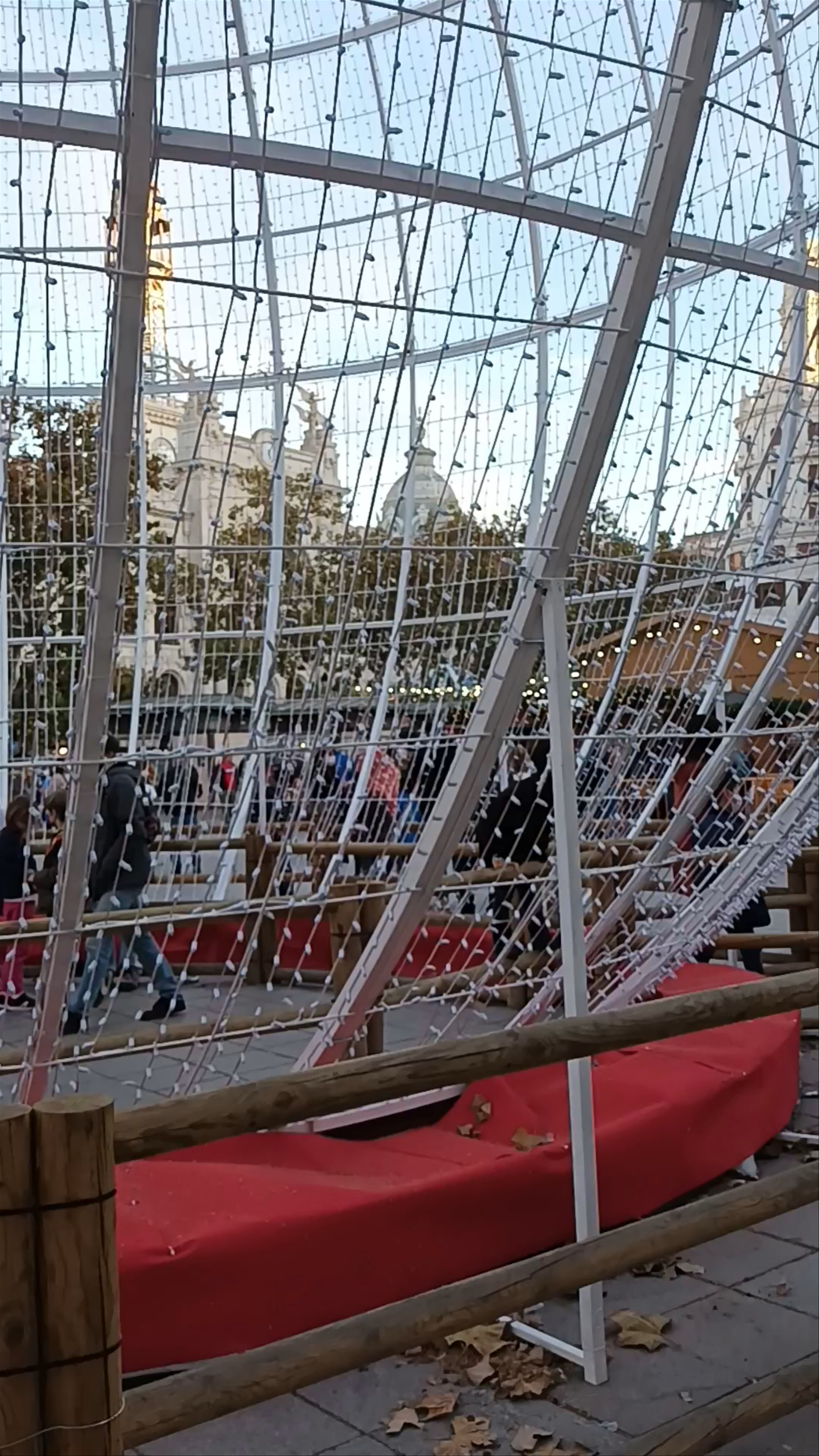 Festive Holiday Vibes at Plaza del Ayuntamiento, Valencia