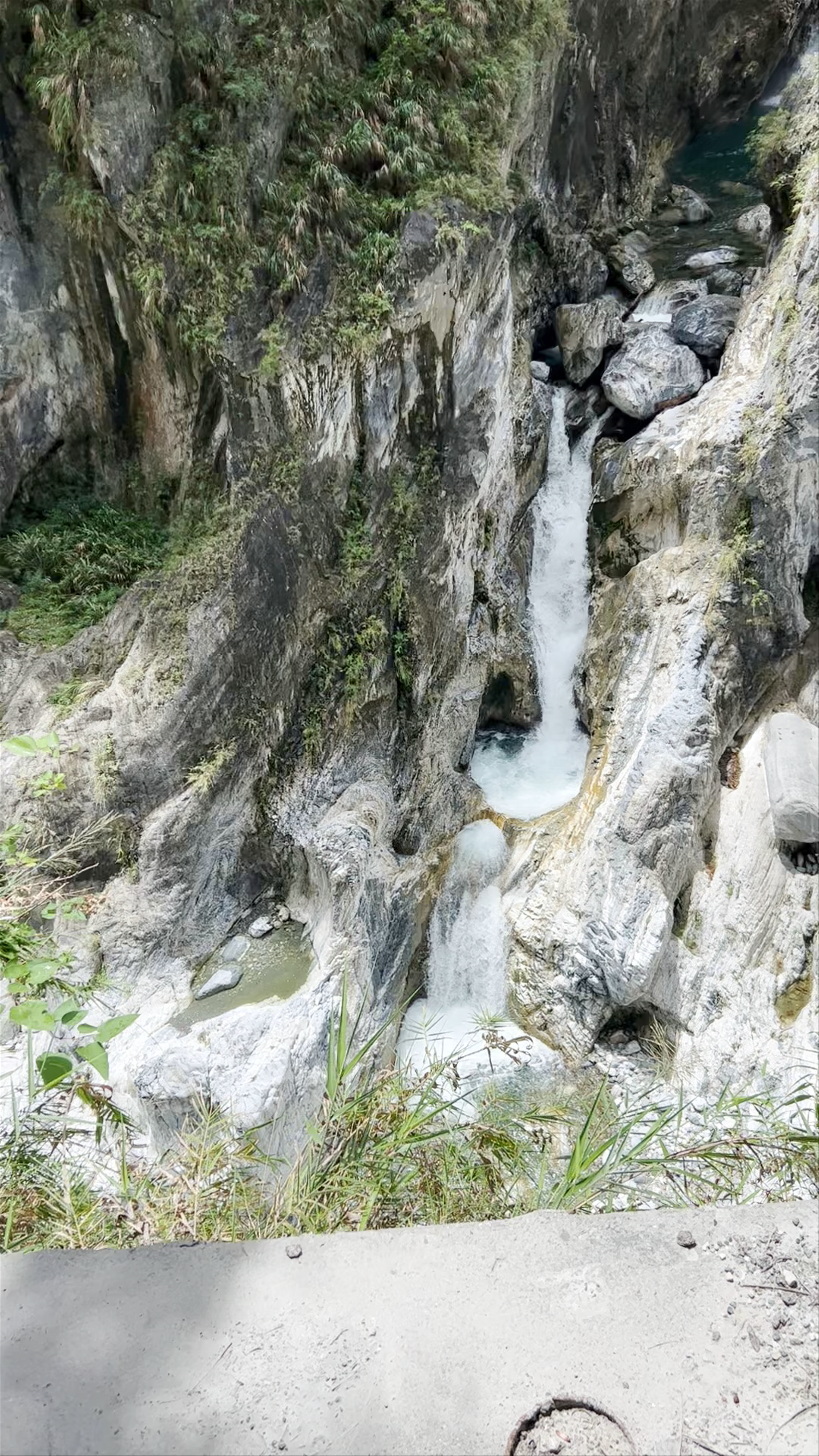 Tunnel of Nine Turns