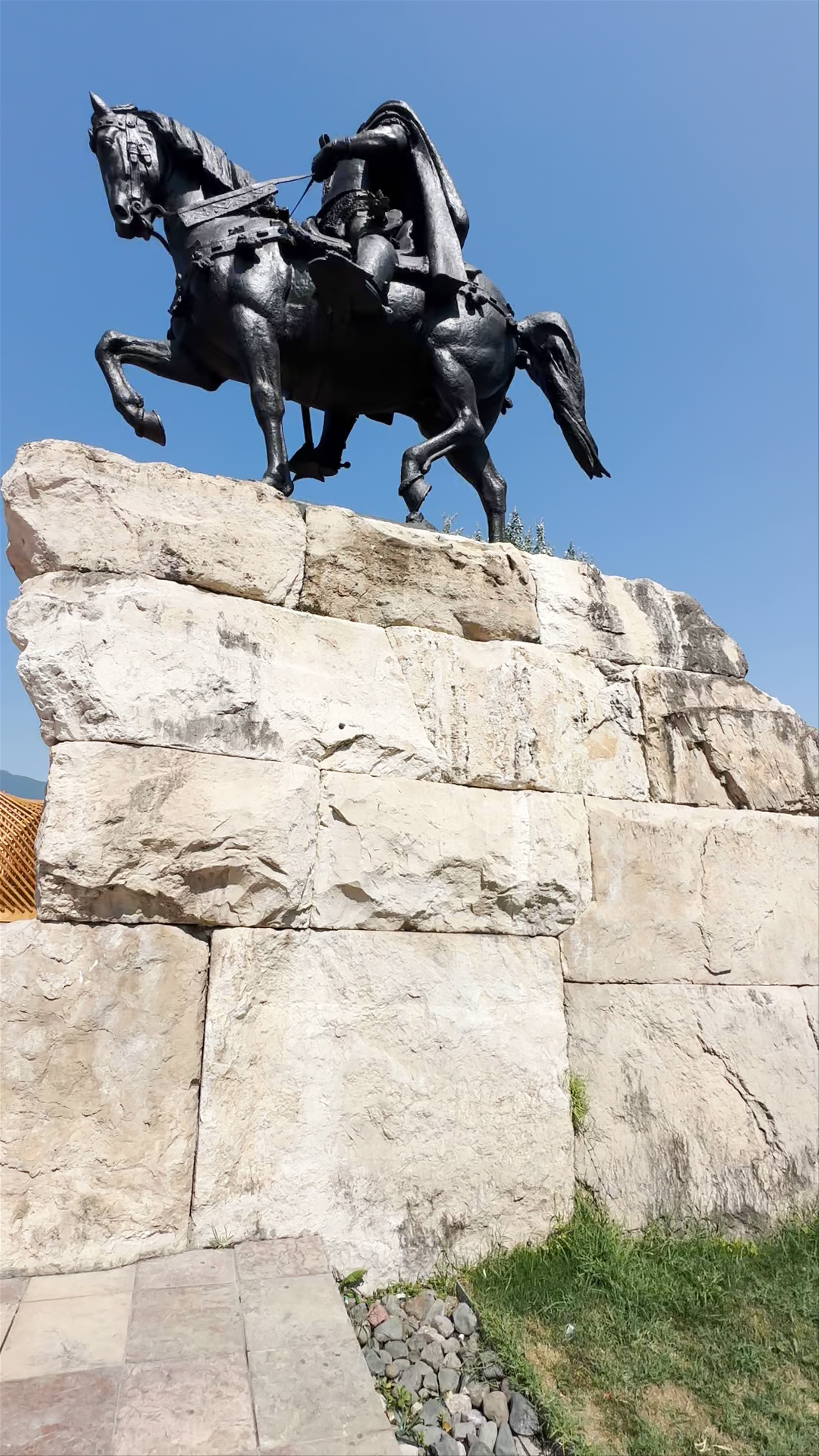 Skanderbeg Statue