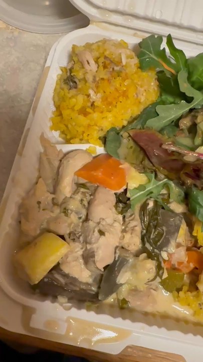 Da Spot - Thai Thai Red Coconut Chicken Curry / Mini - Mediterranean Near Me - Honolulu, Hawaii