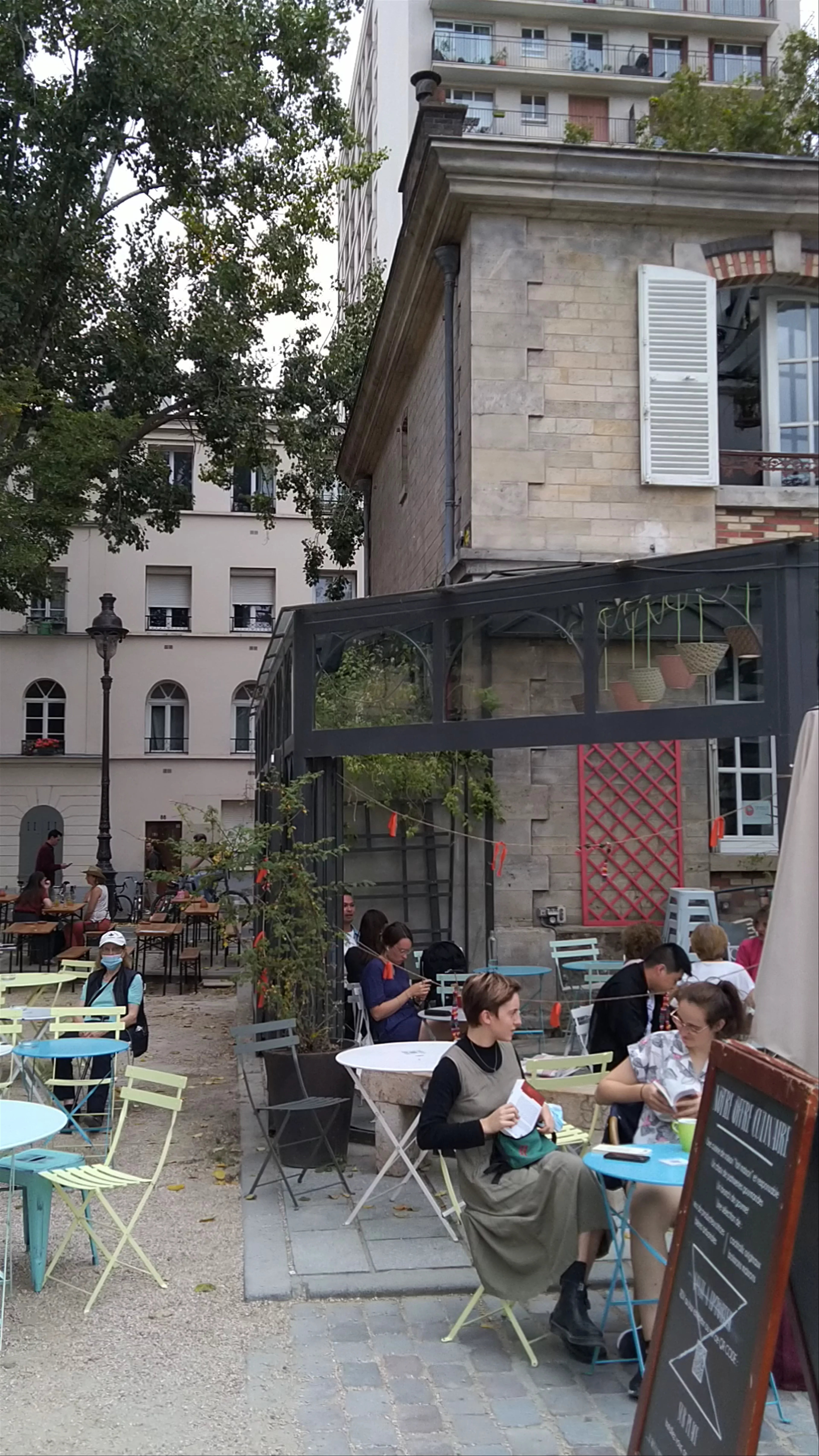 Le Pavillon des Canaux, Quai de la Loire, Paris, France