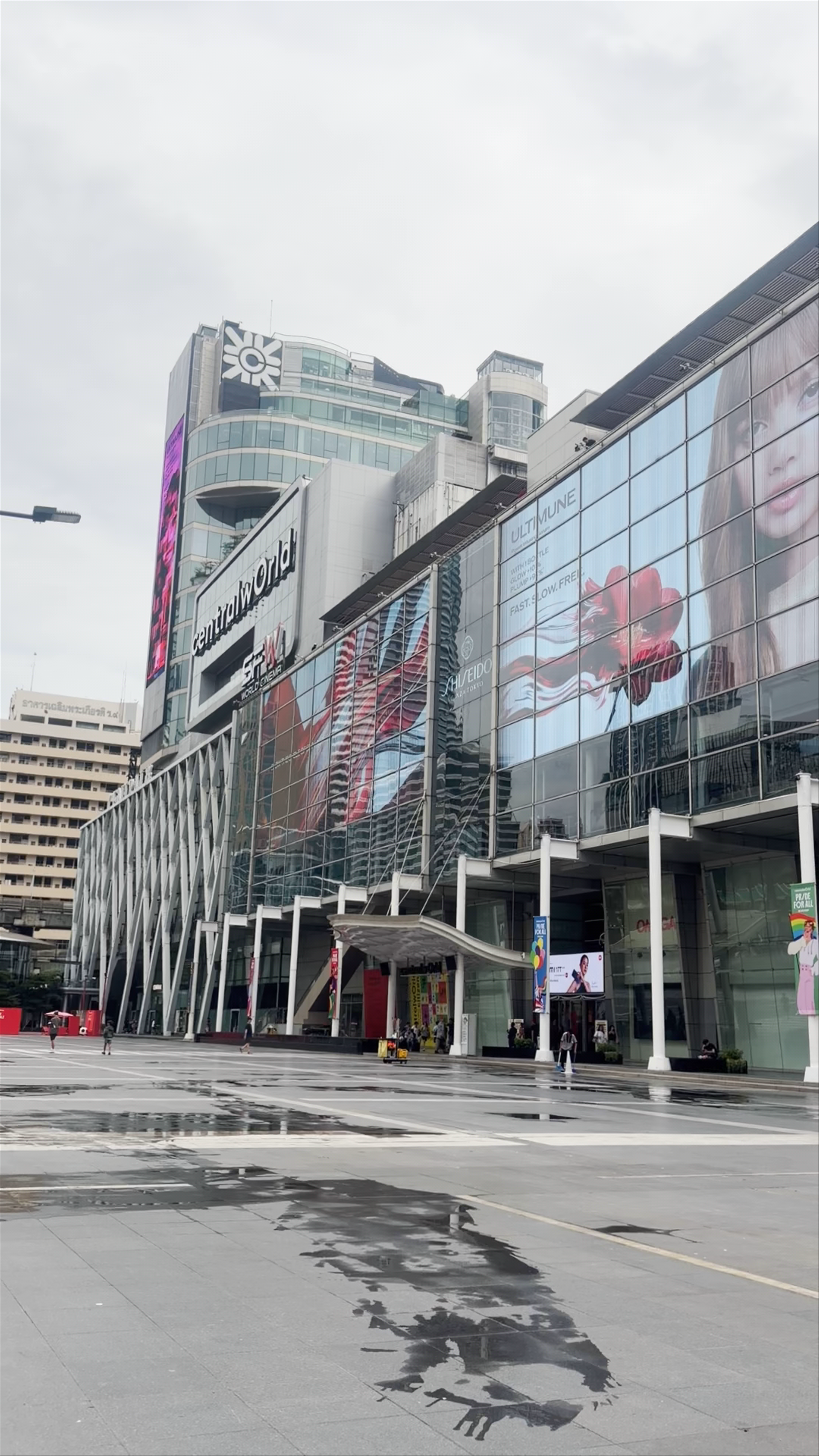 centralwOrld