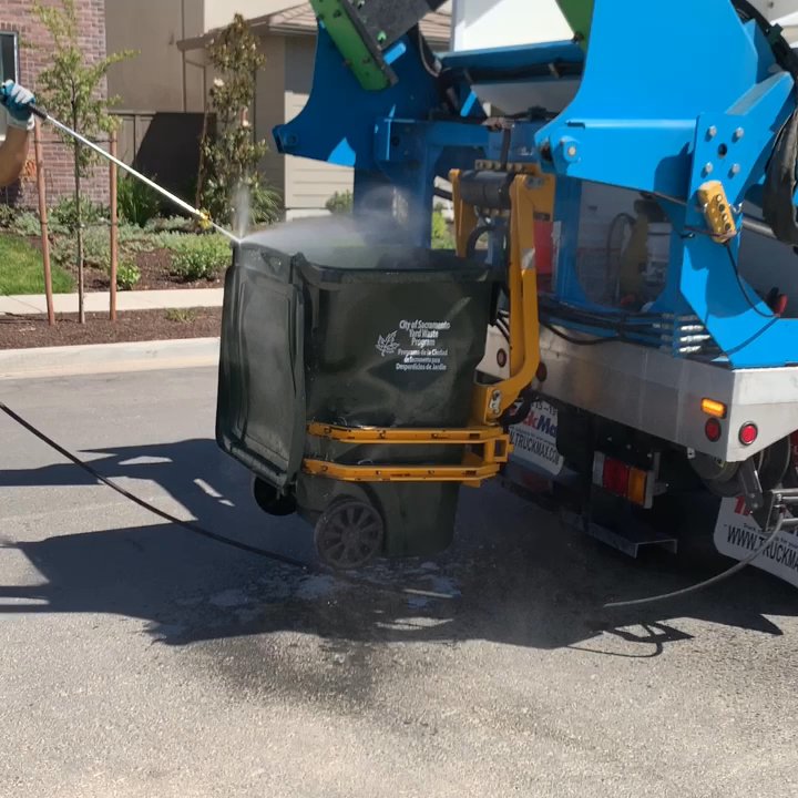 EcoSanitation - Salvador cleaning my bin - Pressure Washers Near Me