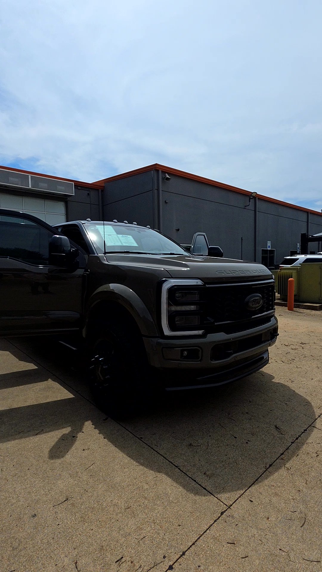 Lifted Trucks - #TX11002 - 2026 Ford F-450 Super Duty Platinum Plus Crew Cab
